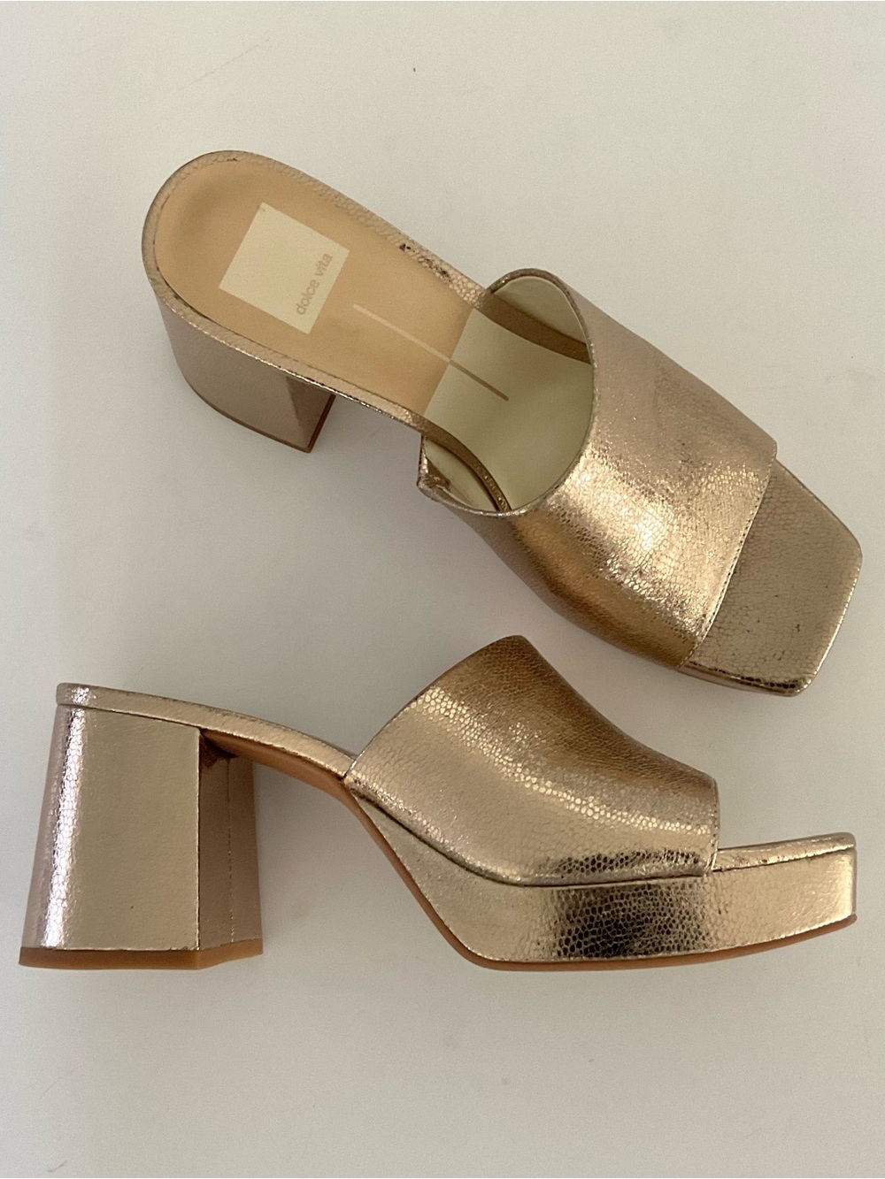DOLCE VITA Marsha Platform Sandals in Textured Gold Size 9
